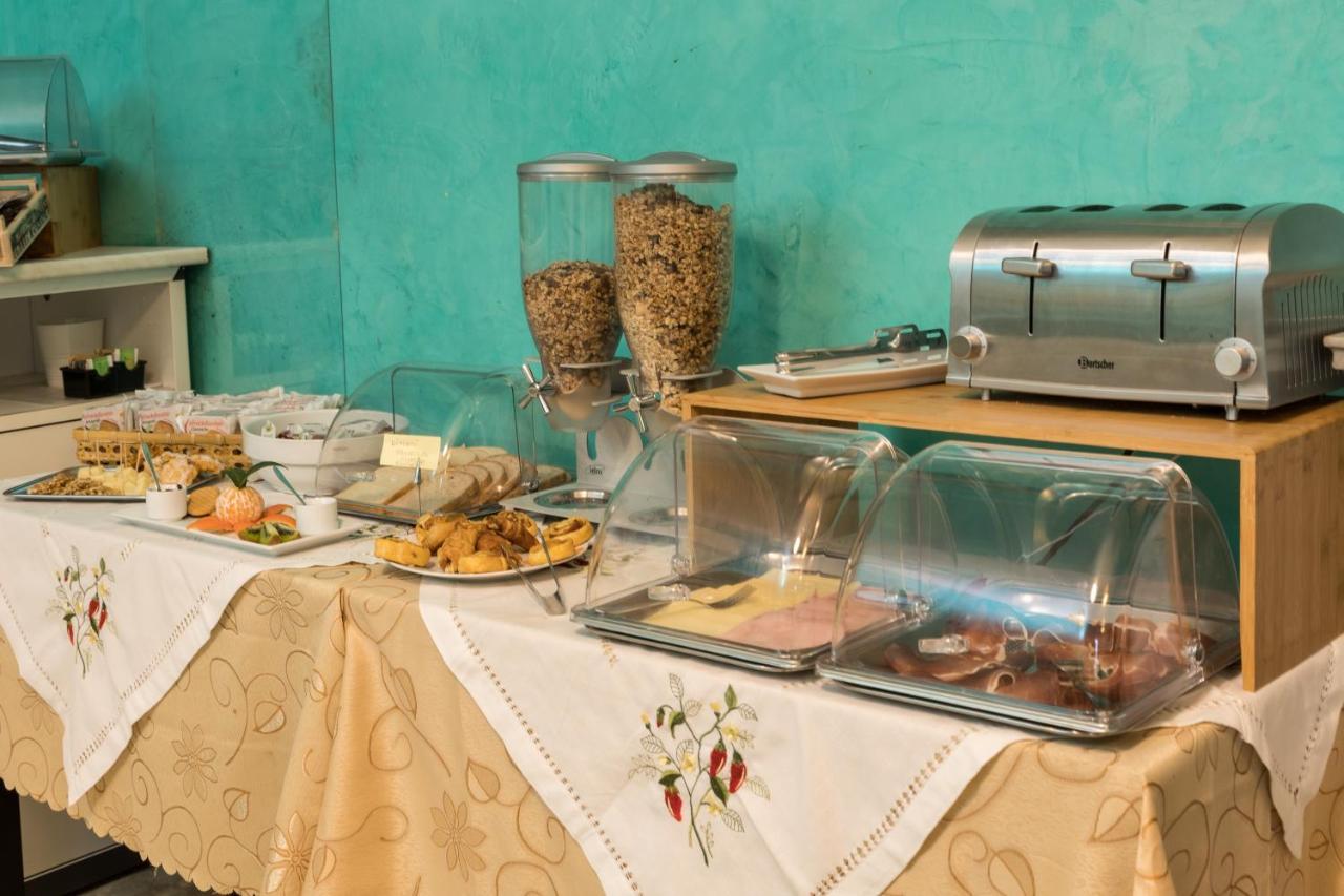 Locanda Dei Fiori ปิสโตยา ภายนอก รูปภาพ