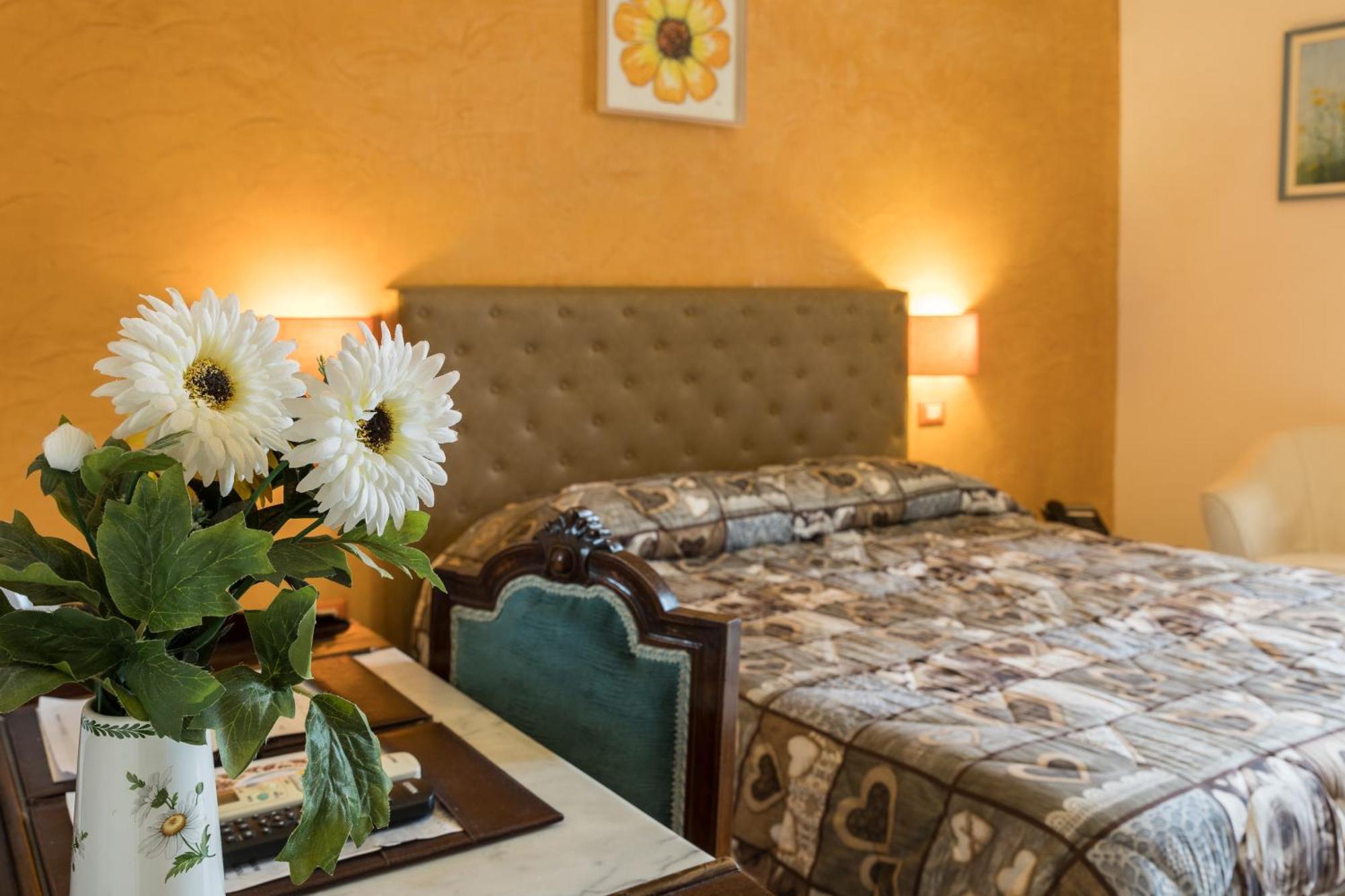Locanda Dei Fiori ปิสโตยา ภายนอก รูปภาพ